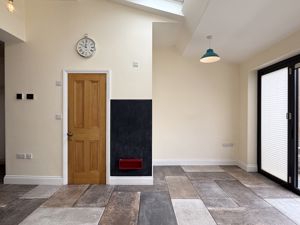 Kitchen diner- click for photo gallery
